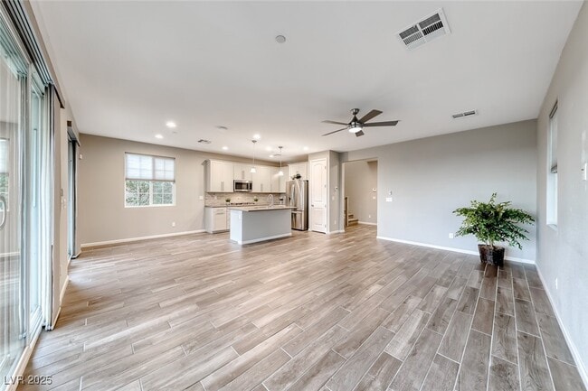 property at 164 Kimberlite Dr