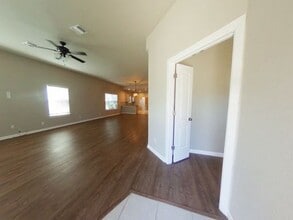 9118 Windgarden Cir in San Antonio, TX - Building Photo - Building Photo