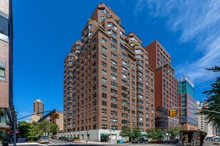 80 East End Ave in New York, NY - Building Photo