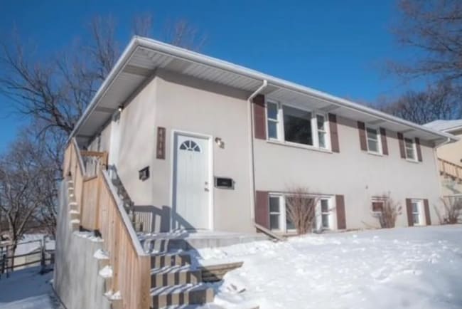 property at 4616 Taylor St NE