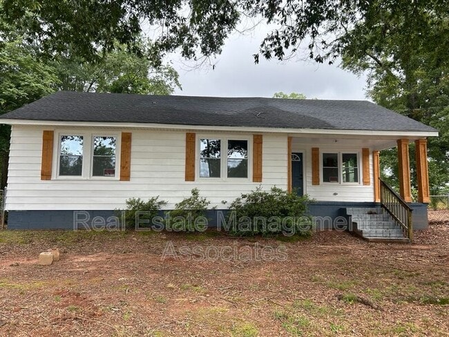 property at 821 E Tinsley St
