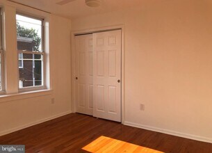 1900 W Girard Ave in Philadelphia, PA - Building Photo - Building Photo