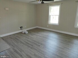 10 Grasmur Ct in Berlin, NJ - Building Photo