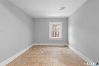 19 Woodbridge Ave in Ansonia, CT - Building Photo - Building Photo