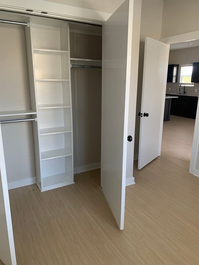 5406-08 BRESSLER Dr in Wichita, KS - Foto de edificio - Building Photo