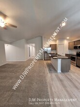 113 S Iceberg Lake Ave in Meridian, ID - Building Photo - Building Photo