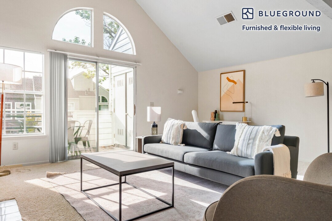 541 Cutwater Ln, Unit FL2-ID970 in Foster City, CA - Building Photo