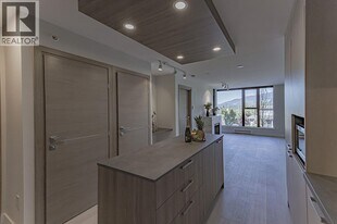 683 W Victoria Park in North Vancouver, BC - Building Photo