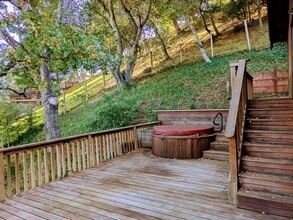 85 Woodside Dr in San Anselmo, CA - Foto de edificio - Building Photo