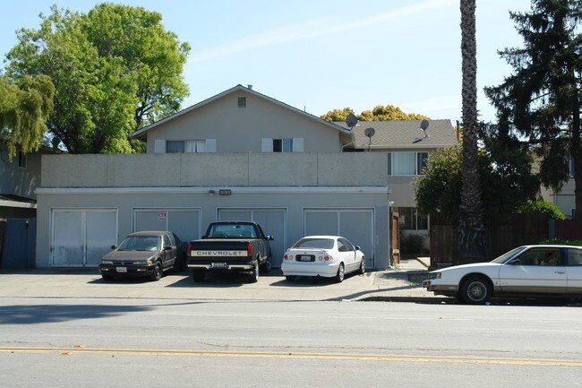 3180 Moorpark Ave in San Jose, CA - Foto de edificio - Building Photo