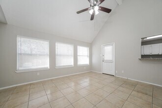 4017 Hunnington Dr in Conroe, TX - Foto de edificio - Building Photo