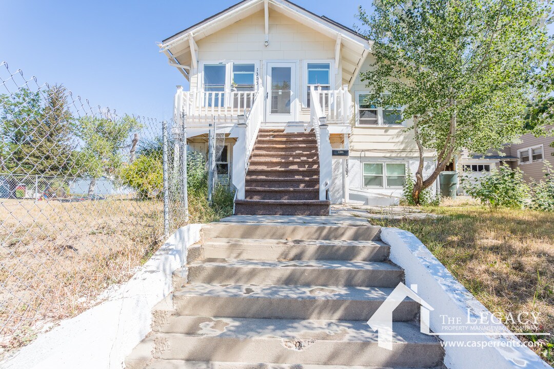 1305 S Oak St-Unit -1 in Casper, WY - Building Photo
