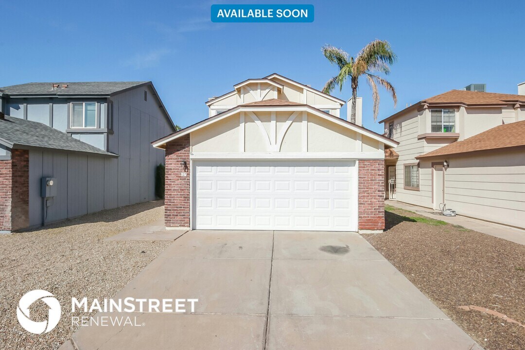 1915 S 39th St in Mesa, AZ - Building Photo