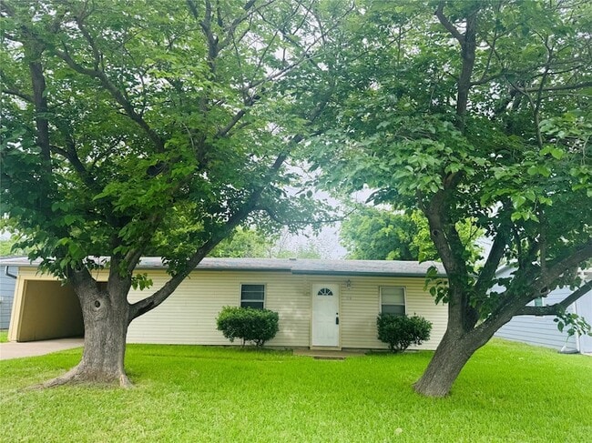 property at 1218 Gate Ln Dr