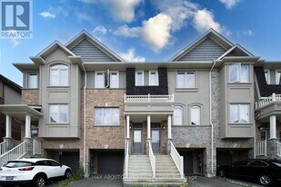 15 Barley Ln in Hamilton, ON - Building Photo