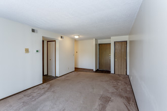 University Heights Apartments in Topeka, KS - Building Photo - Interior Photo