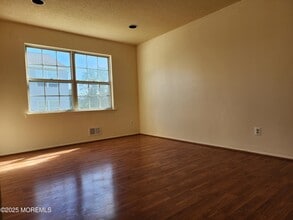 1 Skylark Ct in Marlboro, NJ - Building Photo - Building Photo