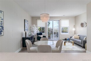 6 N Midland Ave in Nyack, NY - Building Photo