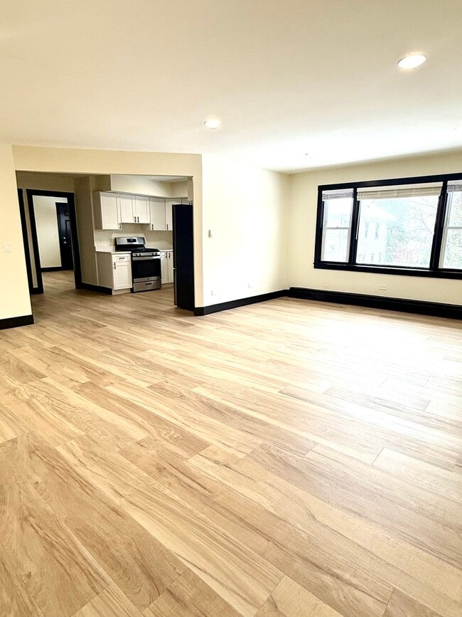 1115 E Algonquin Rd in Arlington Heights, IL - Building Photo - Building Photo