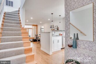 2221 Ontario Rd NW in Washington, DC - Building Photo - Building Photo