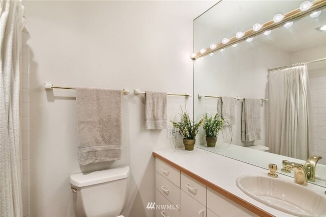 property at 654 W Olympic Pl