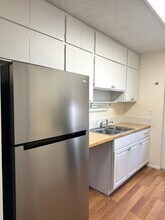 214 Koko Isle Cir in Honolulu, HI - Foto de edificio - Building Photo