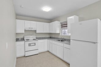 1303 Philadelphia St in Laredo, TX - Foto de edificio - Building Photo