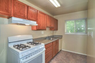 Barclay Square Apartments in Beltsville, MD - Building Photo - Building Photo