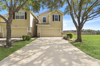 15819 Misty Loch Ln in Houston, TX - Building Photo - Building Photo