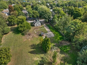 50 Garfield Ln in Bratenahl, OH - Building Photo - Building Photo