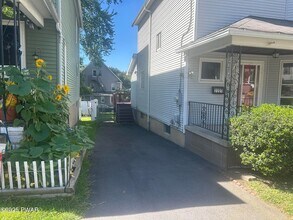 2227 Capouse Ave, Unit 0123 in Scranton, PA - Building Photo - Building Photo
