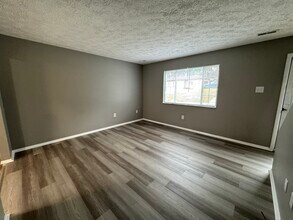 5031 W Pea Ridge Rd in Huntington, WV - Building Photo - Building Photo