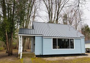 4021 Oak Ct in Midland, MI - Building Photo