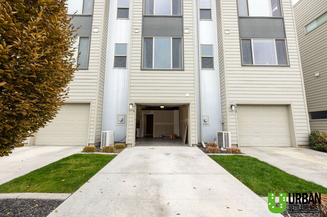 2419 W Bridge Ave in Spokane, WA - Building Photo - Building Photo