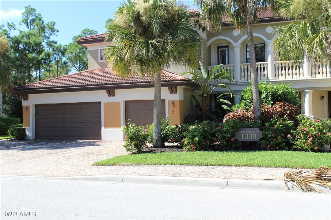 1330 Corso Palermo Ct in Naples, FL - Building Photo