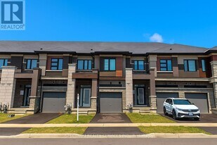 5 Poole St in Brantford, ON - Building Photo