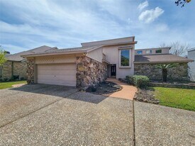 4717 Country Club View in Baytown, TX - Building Photo