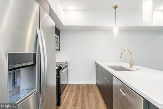 1102 Germantown Ave, Unit 504 in Philadelphia, PA - Foto de edificio - Building Photo