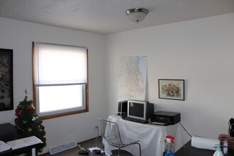 33491 N Mill Rd in Grayslake, IL - Building Photo - Building Photo