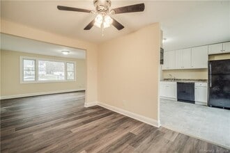 33 Muir Terrace in Southington, CT - Building Photo - Building Photo