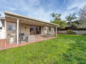 10746 Cranks Rd in Culver City, CA - Building Photo