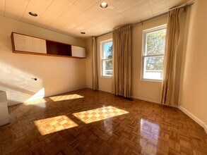 10 Packard Ave, Unit 10 Parckard Ave Unit 2 in Somerville, MA - Foto de edificio - Building Photo