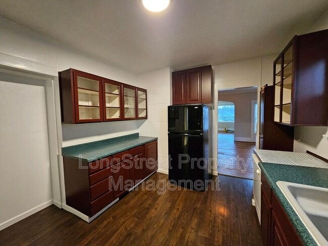 634 SW Grant St. in Portland, OR - Building Photo - Building Photo