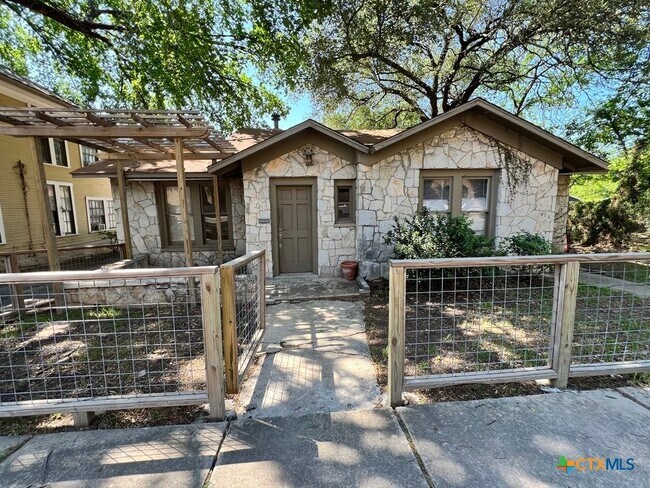property at 325 W Hutchison St