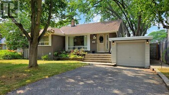 30 Paperbirch Dr in Toronto, ON - Building Photo