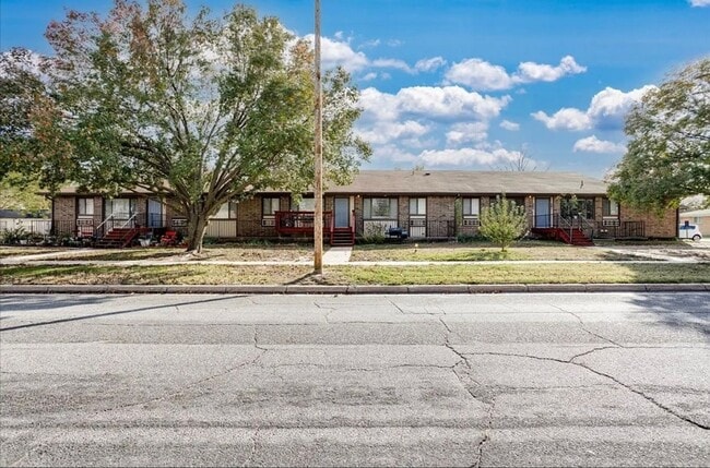 property at 2619 W 15th St N