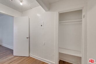 220 E Vernon Ave in Los Angeles, CA - Building Photo - Building Photo