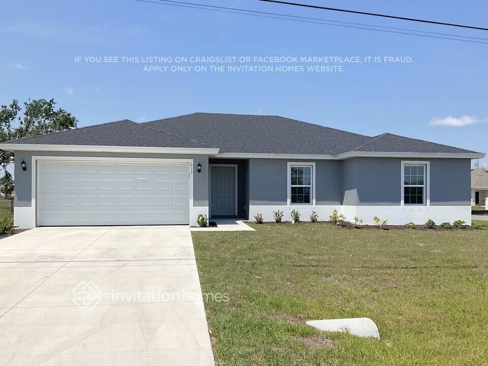 619 NW 3rd St in Cape Coral, FL - Building Photo