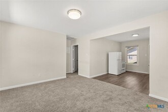 214 Dallas St in New Braunfels, TX - Building Photo - Building Photo