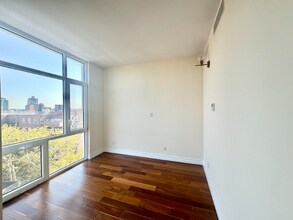 65-18 Austin St in Queens, NY - Building Photo - Building Photo